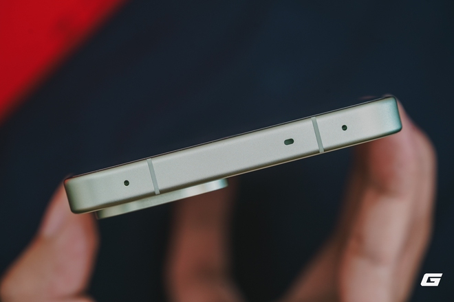 Tr&ecirc;n tay điện thoại đầu ti&ecirc;n d&ugrave;ng chip Snapdragon 8 Gen 5, pin khủng 8.300mAh k&egrave;m m&agrave;n h&igrave;nh 165Hz hiếm hoi, gi&aacute; giật m&igrave;nh! - Ảnh 6.