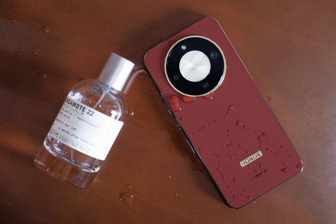 Người dùng Việt săn lùng điện thoại pin 8.300mAh mới ra mắt - Ảnh 4.