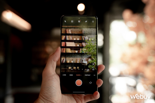 Đọ camera zoom Galaxy S25 Ultra - OPPO Find X8 Pro - Xiaomi 15 Ultra: Zoom quang thật lớn hay tăng độ phân giải mới là "chân ái"?- Ảnh 3. Đọ camera zoom Galaxy S25 Ultra - OPPO Find X8 Pro - Xiaomi 15 Ultra: Zoom quang thật lớn hay tăng độ phân giải mới là "chân ái"?- Ảnh 3.