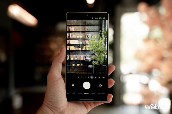 Đọ camera zoom Galaxy S25 Ultra - OPPO Find X8 Pro - Xiaomi 15 Ultra: Zoom quang thật lớn hay tăng độ phân giải mới là "chân ái"?- Ảnh 4. Đọ camera zoom Galaxy S25 Ultra - OPPO Find X8 Pro - Xiaomi 15 Ultra: Zoom quang thật lớn hay tăng độ phân giải mới là "chân ái"?- Ảnh 4.
