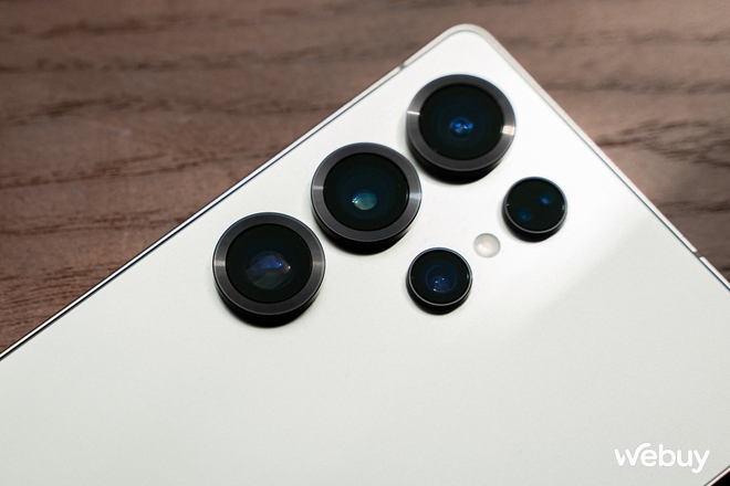 Đọ camera zoom Galaxy S25 Ultra - OPPO Find X8 Pro - Xiaomi 15 Ultra: Zoom quang thật lớn hay tăng độ phân giải mới là "chân ái"?- Ảnh 18. Đọ camera zoom Galaxy S25 Ultra - OPPO Find X8 Pro - Xiaomi 15 Ultra: Zoom quang thật lớn hay tăng độ phân giải mới là "chân ái"?- Ảnh 18.