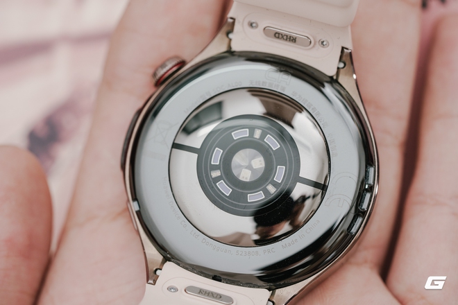 Huawei ra mắt Watch 5: Chỉ mất 10 giây để biết mình khỏe cỡ nào, cảm biến X-Tap là thứ bạn chưa từng thấy trước đây- Ảnh 4. Huawei ra mắt Watch 5: Chỉ mất 10 giây để biết mình khỏe cỡ nào, cảm biến X-Tap là thứ bạn chưa từng thấy trước đây- Ảnh 4.