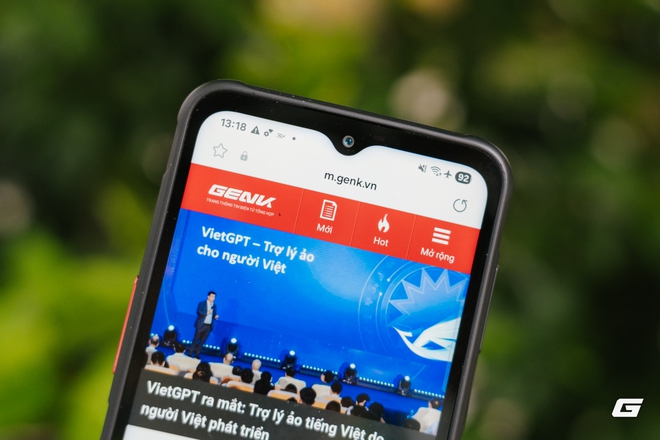 Tôi dùng thử smartphone siêu bền của Samsung: Drop-test trên sàn bê tông, ngâm nước đá,... điện thoại của bạn có làm được?- Ảnh 12. Tôi dùng thử smartphone siêu bền của Samsung: Drop-test trên sàn bê tông, ngâm nước đá,... điện thoại của bạn có làm được?- Ảnh 12.