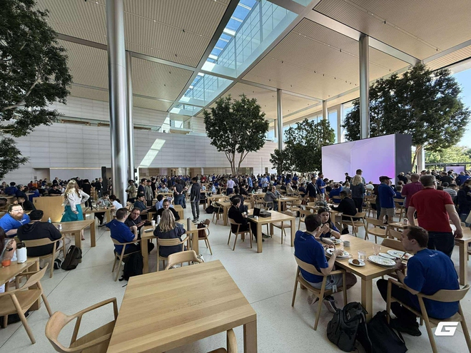 WWDC 2025 trước giờ G: Có gì sau tấm thẻ vàng? Apple sắp “ra chiêu”, cả thế giới công nghệ nín thở chờ đợi- Ảnh 7. WWDC 2025 trước giờ G: Có gì sau tấm thẻ vàng? Apple sắp “ra chiêu”, cả thế giới công nghệ nín thở chờ đợi- Ảnh 7.