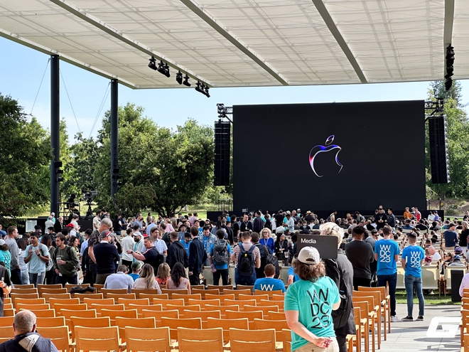 Thư mời điện tử của sự kiện Apple đã thay đổi ra sao sau từng năm?- Ảnh 15. Thư mời điện tử của sự kiện Apple đã thay đổi ra sao sau từng năm?- Ảnh 15.