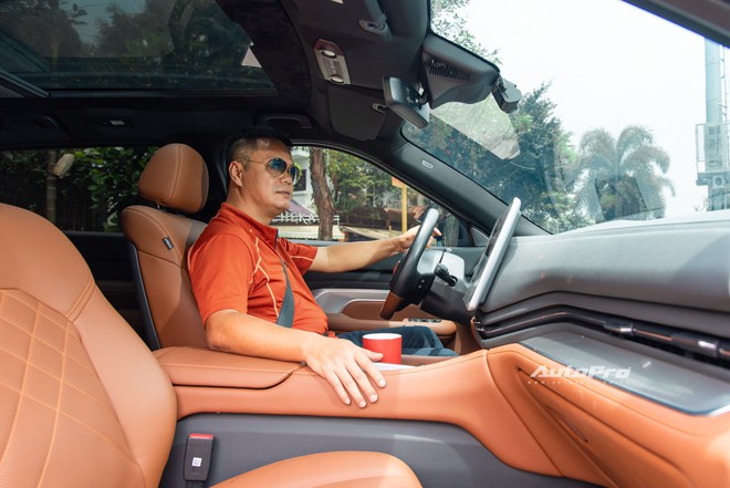 Lái VinFast VF 9 ‘gánh team’ leo núi Tây Bắc sạt lở, chủ xe chia sẻ: ‘Cố phá mãi xe chưa hỏng, dùng xong bỏ xó xe sang ở nhà’- Ảnh 12.