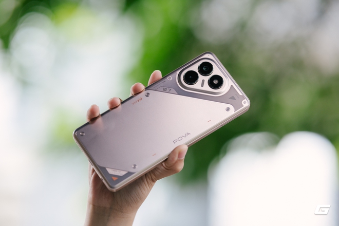 Tecno ra mắt điện thoại chuyên PUBG Mobile: Pin 7.000mAh, tản nhiệt lớn, kháng nước IP64, giá từ 3,99 triệu đồng- Ảnh 5. Tecno ra mắt điện thoại chuyên PUBG Mobile: Pin 7.000mAh, tản nhiệt lớn, kháng nước IP64, giá từ 3,99 triệu đồng- Ảnh 5.