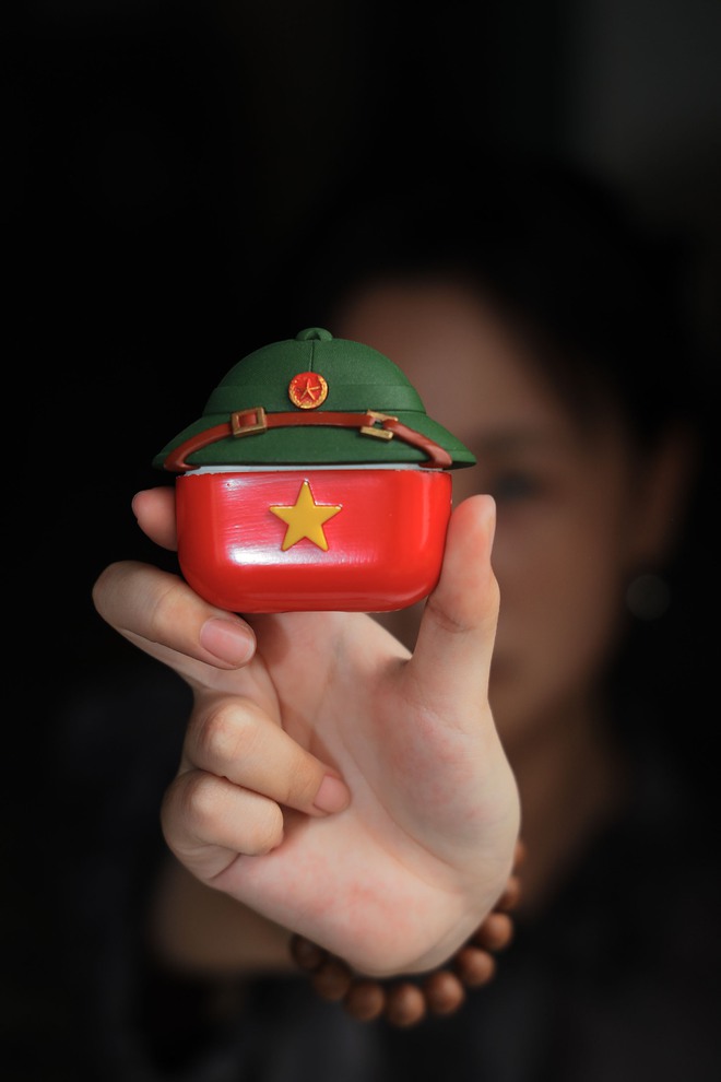 Ra mắt ốp tai nghe AirPods "Made in Vietnam" kỷ niệm 80 năm Cách mạng tháng 8 và Quốc khánh 2/9- Ảnh 3.
