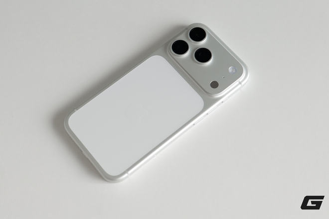 Mở hộp iPhone 17 Pro và iPhone 17 Pro Max chính hãng: Màu cam nổi bật, màu bạc tinh tế, chọn màu nào bây giờ?- Ảnh 15.