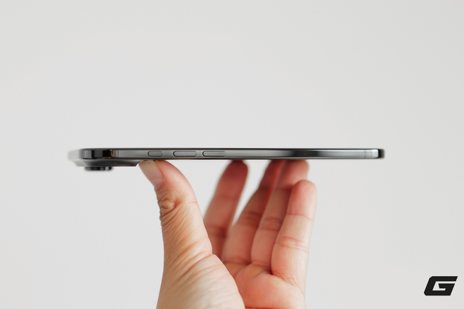 Mở hộp sớm iPhone Air chính hãng sắp lên kệ tại Việt Nam: Mỏng nhẹ tới khó tin, nhưng sự đánh đổi nằm ở đâu?- Ảnh 5.
