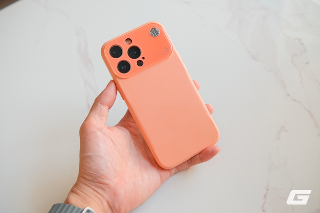 Tôi mua ốp lưng giống iPhone 17 Pro cho máy cũ, không phải để “đú” mà thực sự có tác dụng thực tiễn này- Ảnh 2. Tôi mua ốp lưng giống iPhone 17 Pro cho máy cũ, không phải để “đú” mà thực sự có tác dụng thực tiễn này- Ảnh 2.