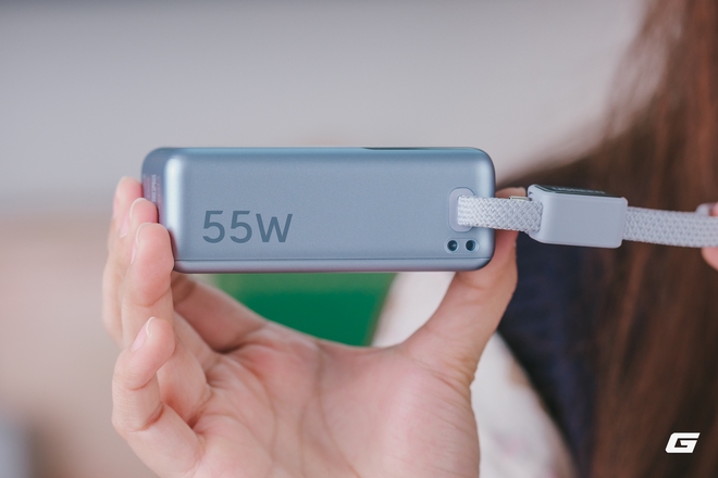 Đ&atilde; t&igrave;m thấy pin dự ph&ograve;ng "ch&acirc;n &aacute;i" mới: Thiết kế nhỏ gọn, c&ocirc;ng suất cao sạc được cả MacBook, t&iacute;ch hợp m&agrave;n h&igrave;nh, gi&aacute; sale chỉ hơn 600.000 đồng - Ảnh 4.