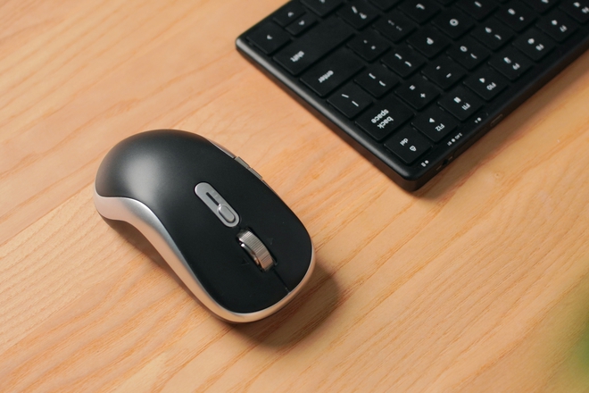 Chuột kh&ocirc;ng d&acirc;y mới "ngon - bổ - rẻ" đ&aacute;ng mua: Thiết kế đẹp, cực nhiều t&iacute;nh năng trong tầm gi&aacute; 500.000 đồng, tặng k&egrave;m cả pad chuột - Ảnh 2.