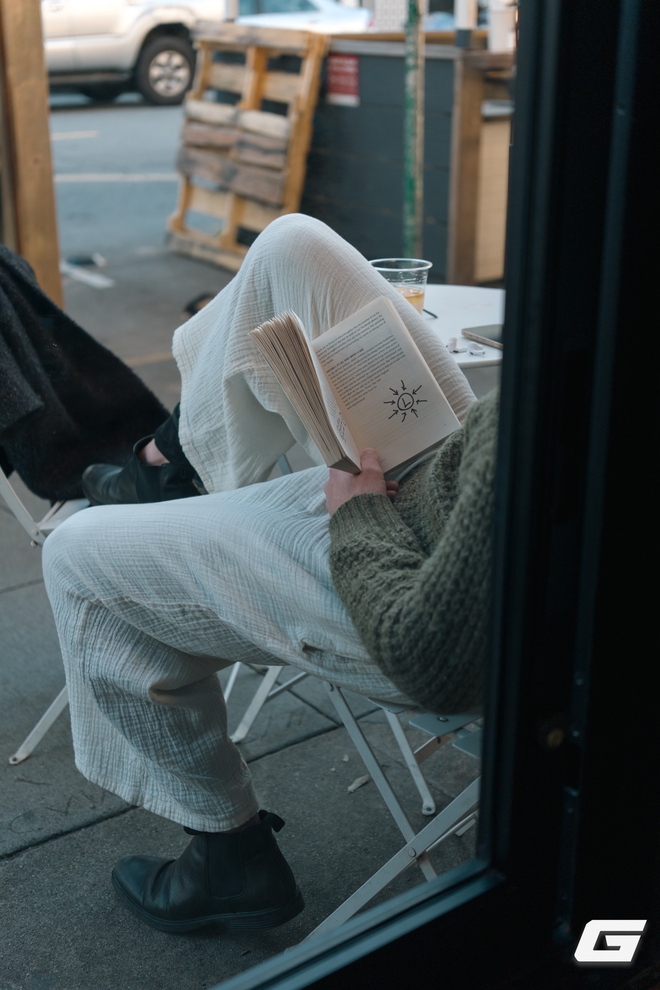 Tr&ecirc;n tay v&agrave; trải nghiệm nhanh Sony A7 V: Khi d&ograve;ng A7 "quốc d&acirc;n" chạm ngưỡng cao cấp - Ảnh 52.