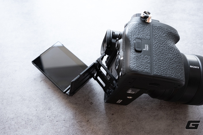 Tr&ecirc;n tay v&agrave; trải nghiệm nhanh Sony A7 V: Khi d&ograve;ng A7 "quốc d&acirc;n" chạm ngưỡng cao cấp - Ảnh 7.