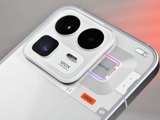 realme sắp ra mắt smartphone đầu ti&ecirc;n cho ph&eacute;p chơi game PC, pin 8.000 mAh, chip Snapdragon 8 Gen 5, RAM tận 24 GB - Ảnh 3.