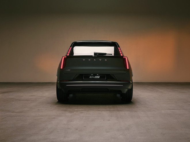 Volvo EX60 ra mắt: Xe điện t&iacute;ch hợp google gemini đầu ti&ecirc;n thế giới vận h&agrave;nh 810 km một lần sạc - Ảnh 6.