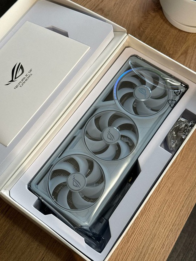 Hy hữu: Game thủ nhận miễn ph&iacute; "qu&aacute;i vật" đồ họa RTX 5080 trị gi&aacute; gần 2.000 USD nhờ lỗi hệ thống của Amazon - Ảnh 1.