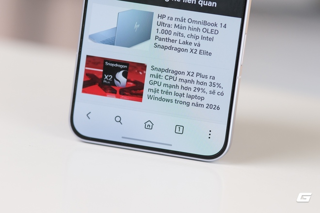 Tr&ecirc;n tay điện thoại pin 10.000mAh - Ảnh 7.