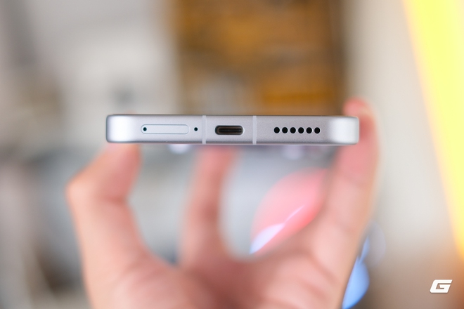 Tr&ecirc;n tay điện thoại pin 10.000mAh - Ảnh 10.