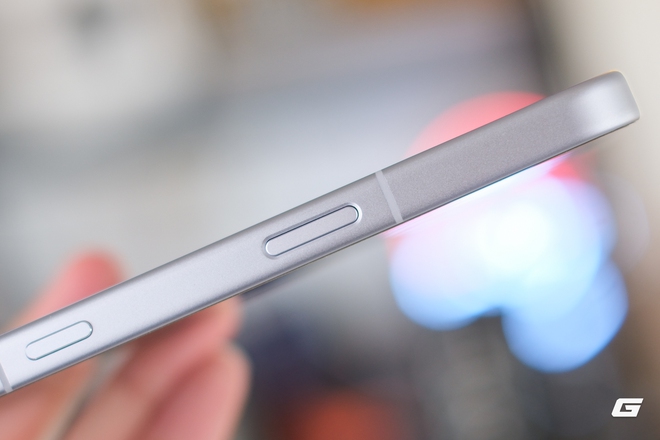 Tr&ecirc;n tay điện thoại pin 10.000mAh - Ảnh 13.