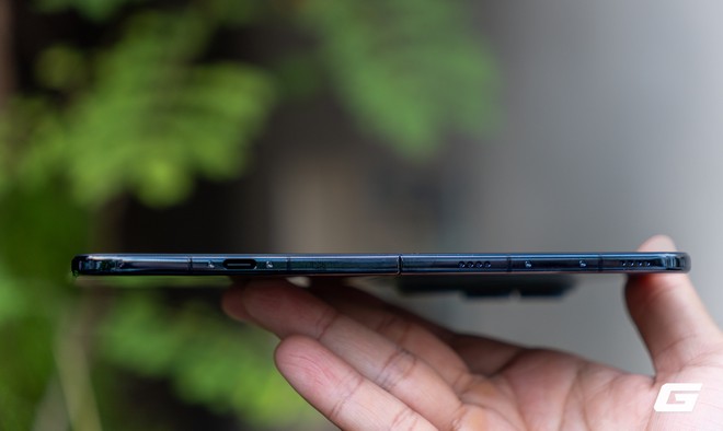 &ldquo;Đập hộp&rdquo; iPhone Duo ch&iacute;nh h&atilde;ng Việt Nam trước ng&agrave;y giao h&agrave;ng: điện thoại gập đầu ti&ecirc;n của T&aacute;o đ&oacute;ng g&oacute;i ra sao? - Ảnh 21.