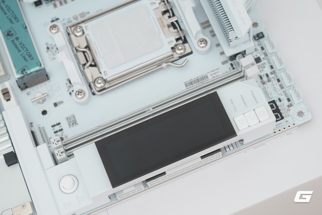 Colorful X870E Vulcan OC V14 bản trắng: Bo mạch chủ ép xung dành cho CPU X3D - Ảnh 5.