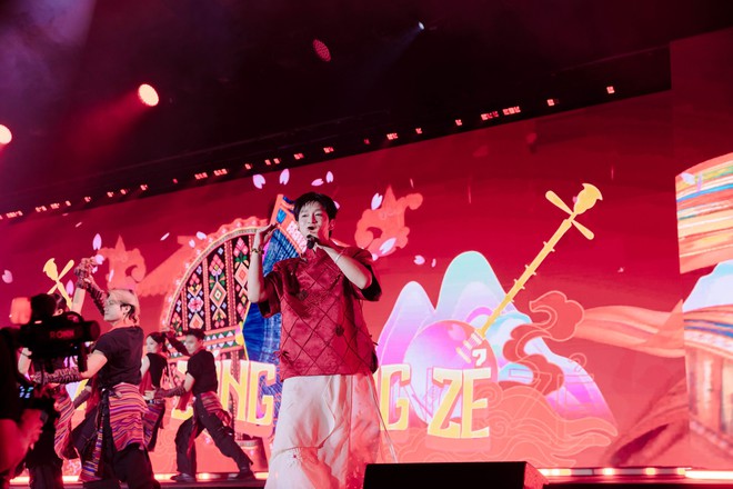Nhìn lại những màn trình diễn tại Gala Better Choice Awards 2026: Khi âm nhạc, ánh sáng và công nghệ cùng vượt qua giới hạn - Ảnh 12.