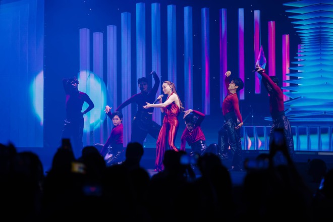 Nhìn lại những màn trình diễn tại Gala Better Choice Awards 2026: Khi âm nhạc, ánh sáng và công nghệ cùng vượt qua giới hạn - Ảnh 34.