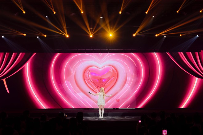 Nhìn lại những màn trình diễn tại Gala Better Choice Awards 2026: Khi âm nhạc, ánh sáng và công nghệ cùng vượt qua giới hạn - Ảnh 8.