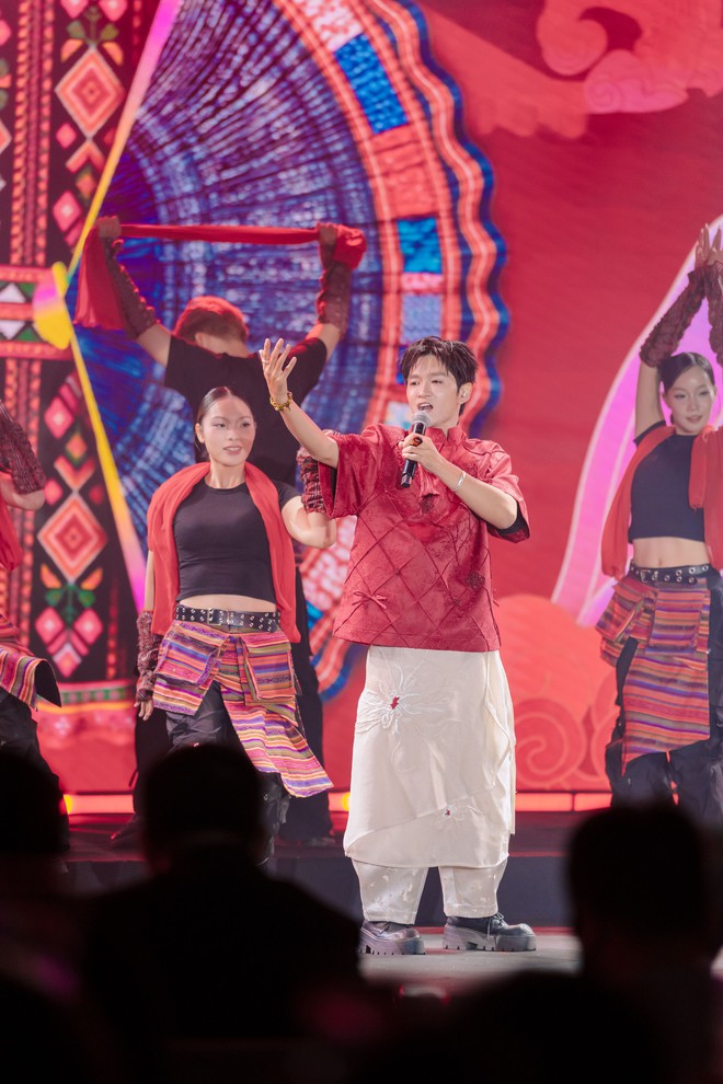 Nhìn lại những màn trình diễn tại Gala Better Choice Awards 2026: Khi âm nhạc, ánh sáng và công nghệ cùng vượt qua giới hạn - Ảnh 10.