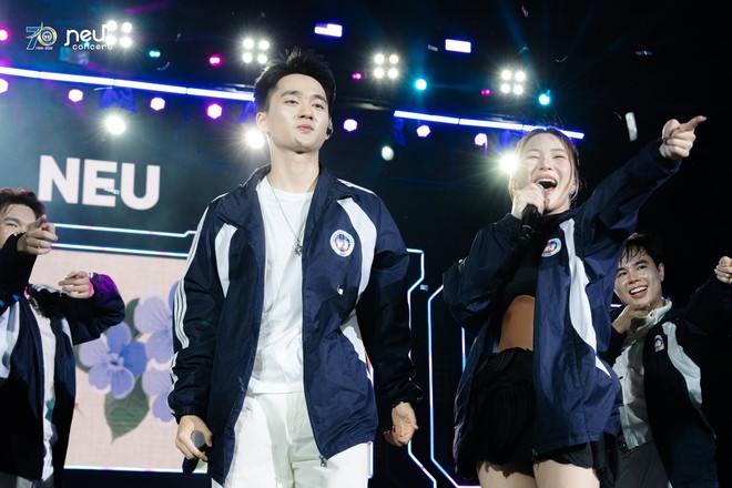 NEU Concert 2026 kh&eacute;p lại với m&agrave;n song ca giữa Hương Tr&agrave;m v&agrave; sinh vi&ecirc;n NEU - Ảnh 5.