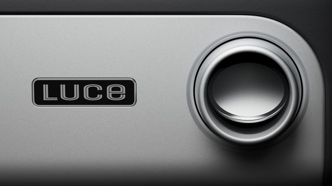 C&uacute; bắt tay lịch sử: "Ph&ugrave; thủy thiết kế của Apple" Jony Ive ch&iacute;nh thức thổi hồn v&agrave;o nội thất si&ecirc;u xe điện Ferrari Luce - Ảnh 12.