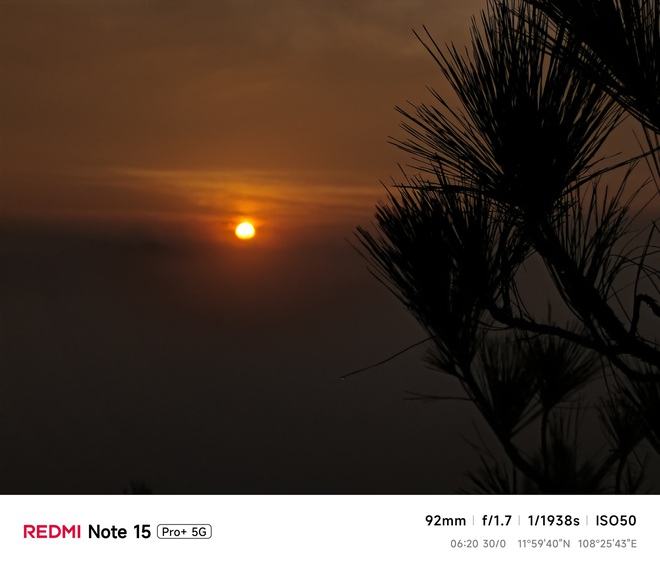 Hoa mai anh đ&agrave;o, m&acirc;y, sương m&ugrave; v&agrave; REDMI Note 15 Pro  - Ảnh 3.