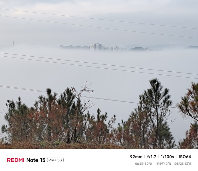 Hoa mai anh đ&agrave;o, m&acirc;y, sương m&ugrave; v&agrave; REDMI Note 15 Pro  - Ảnh 11.