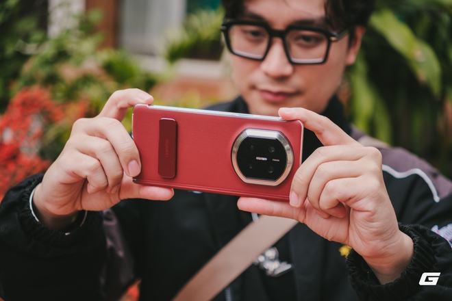 Mở hộp điện thoại gập 55 triệu ch&iacute;nh h&atilde;ng của Huawei: Pin lớn, camera chụp đẹp, kh&ocirc;ng Google, kh&ocirc;ng 5G - ai sẽ mua? - Ảnh 14.