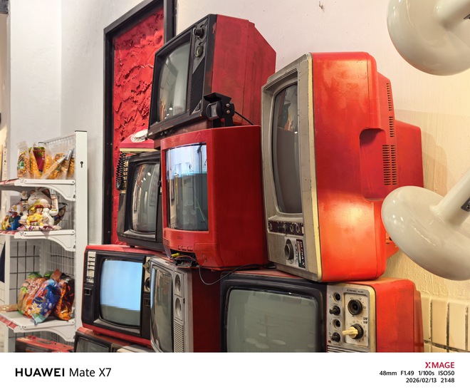 Mở hộp điện thoại gập 55 triệu ch&iacute;nh h&atilde;ng của Huawei: Pin lớn, camera chụp đẹp, kh&ocirc;ng Google, kh&ocirc;ng 5G - ai sẽ mua? - Ảnh 16.