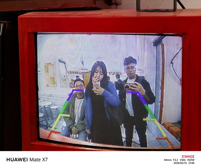 Mở hộp điện thoại gập 55 triệu ch&iacute;nh h&atilde;ng của Huawei: Pin lớn, camera chụp đẹp, kh&ocirc;ng Google, kh&ocirc;ng 5G - ai sẽ mua? - Ảnh 18.