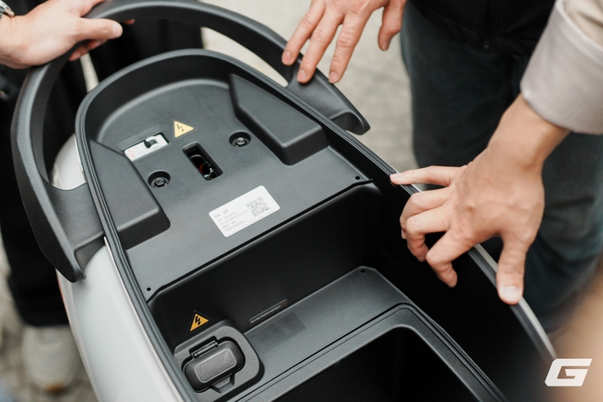 Xe máy điện YADEA ngon - bổ - đẹp sắp bán: Pin đi 180km, tốc độ tối đa 63km/h, có màn hình để xe bản đồ - Ảnh 9.