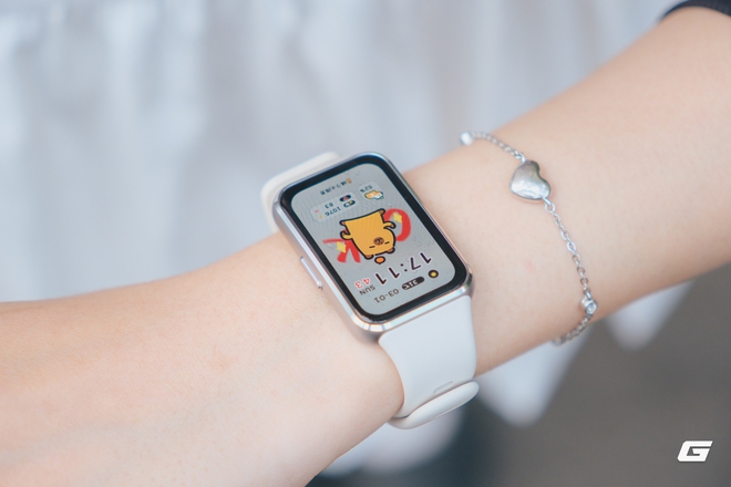 Huawei Band 11 và Band 11 Pro: Đeo lên mới hiểu vì sao smartband giờ mượt như smartwatch, pin thì… quên luôn cục sạc - Ảnh 2.