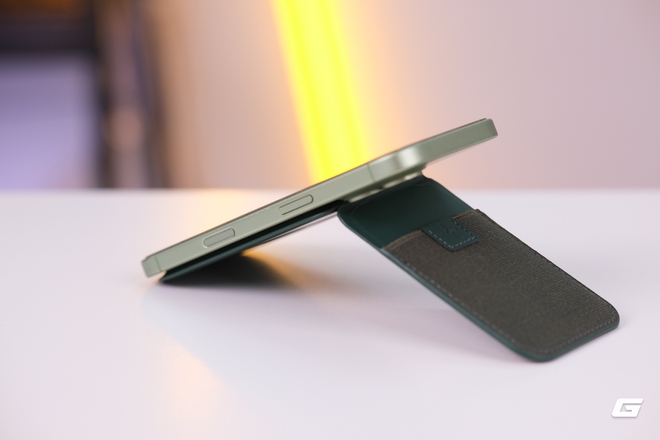 Tr&ecirc;n tay v&iacute; nam ch&acirc;m HyperWork MagSnap Flip: hơn 300.000 đồng được cả v&iacute;, - Ảnh 12.