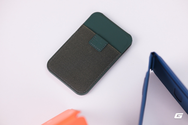 Tr&ecirc;n tay v&iacute; nam ch&acirc;m HyperWork MagSnap Flip: hơn 300.000 đồng được cả v&iacute;, - Ảnh 4.