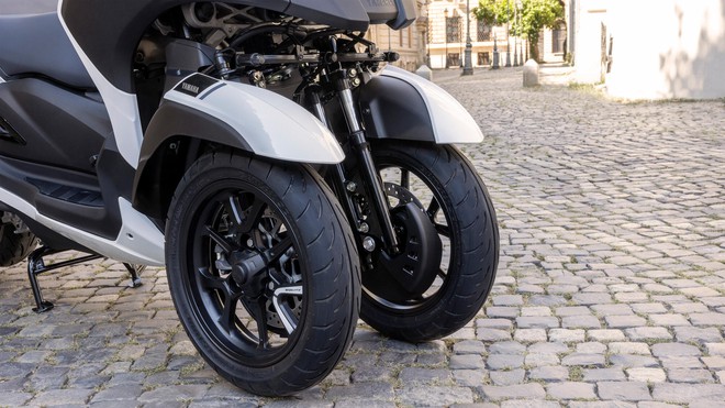Yamaha tung xe tay ga ba bánh có túi khí đầu tiên thế giới khiến thị trường xe máy toàn cầu chấn động - Ảnh 14.