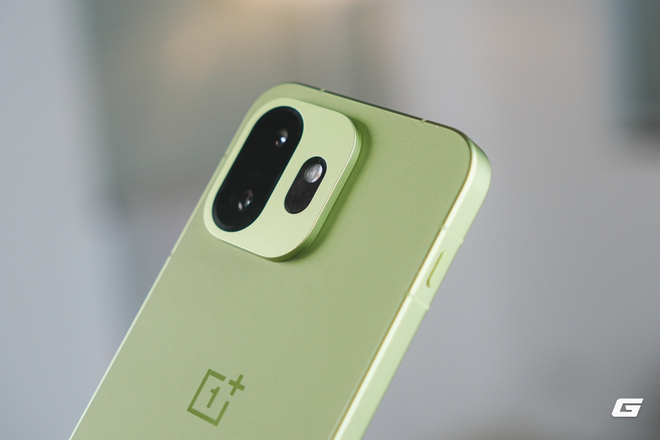 Đây mới đúng chuẩn "flagship killer" của OnePlus: Thiết kế cao cấp, chip Snapdragon 8 Elite Gen 5 gần 4 triệu điểm AnTuTu, pin 9.500mAh, giá rẻ hơn cả iPhone 17e - Ảnh 6.