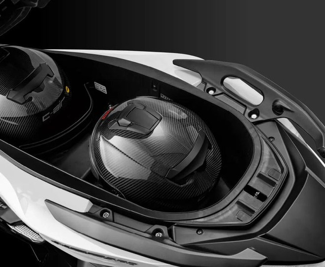 Honda Forza 350 và ADV350 nâng cấp loạt trang bị nhưng giữ nguyên giá bán khiến thị trường xe tay ga tầm trung dậy sóng - Ảnh 5.