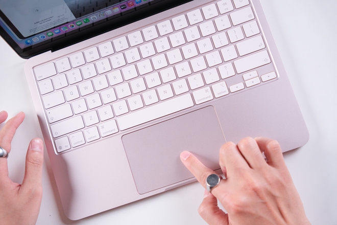 MacBook "rẻ nhất lịch sử" chính thức lên kệ tại Việt Nam, giá sinh viên chỉ từ 13,99 triệu đồng - Ảnh 6.