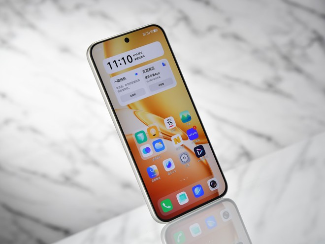 Lại c&oacute; điện thoại pin 10.200mAh - Ảnh 7.