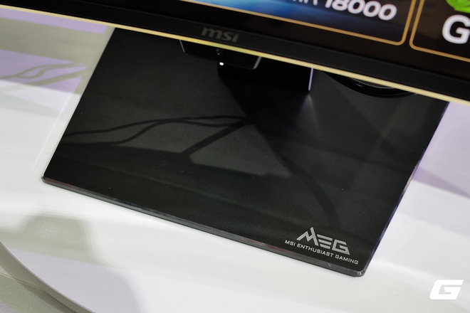 Cận cảnh d&agrave;n linh kiện &ldquo;khủng&rdquo; của MSI tại Computex 2026: VGA Star Wars, m&agrave;n h&igrave;nh AI v&agrave; case nặng 33kg - Ảnh 8.