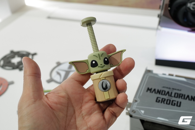 Cận cảnh d&agrave;n linh kiện &ldquo;khủng&rdquo; của MSI tại Computex 2026: VGA Star Wars, m&agrave;n h&igrave;nh AI v&agrave; case nặng 33kg - Ảnh 12.
