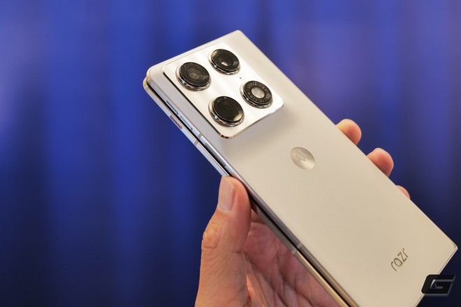 Motorola Razr Fold ra mắt Việt Nam: 50 triệu đồng cho tham vọng chen chân vào cuộc chơi smartphone gập cao cấp - Ảnh 8.